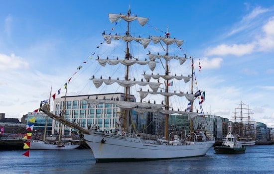 Mexican Navy Ship Cuauhtémoc Sails Into Honolulu, Honors Sailors Lost in NY Crash