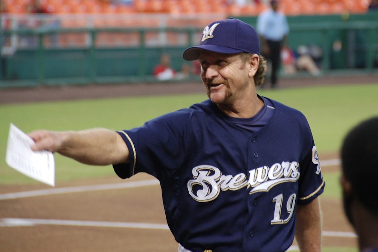 Milwaukee Artist's Robin Yount Tribute Cap Goes to 10,000 Brewers Fans