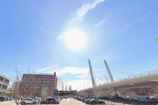 Milwaukee Basks In Sunny Thursday Before Storms Crash Friday Forecast