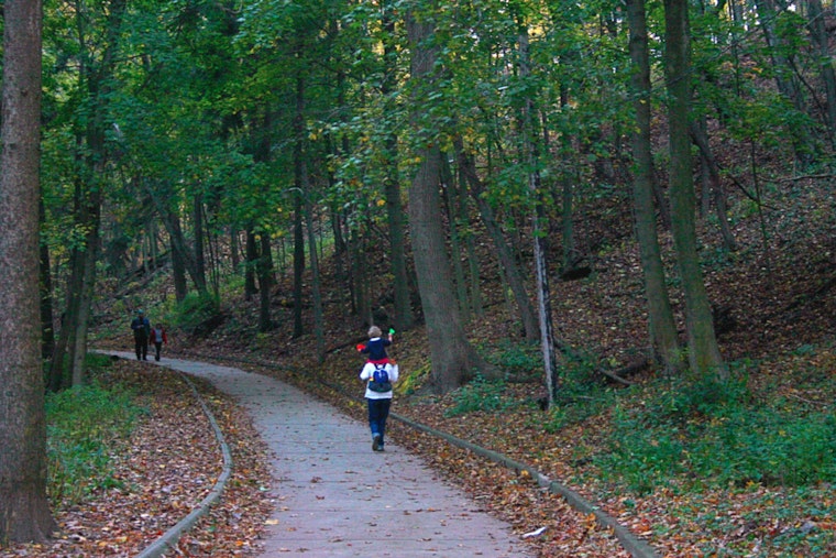 Milwaukee County to Rebuild Crumbling Juneau Park Link on Oak Leaf Trail