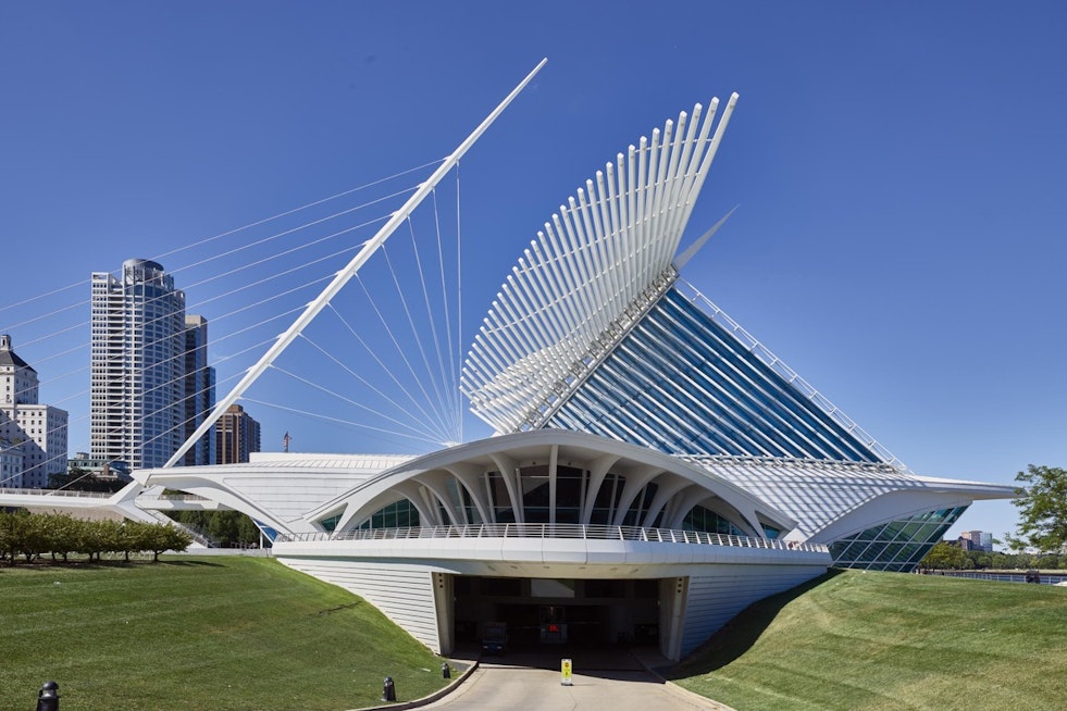 Milwaukee's Calatrava Wing Turns 25, Museum Unveils New Rotunda Exhibit