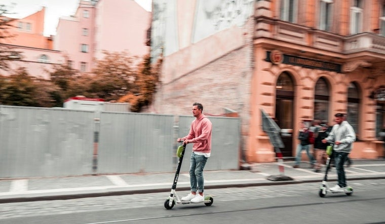 Minneapolis Scooter Takeover Swells to 500 Riders, Some Storm I-35W