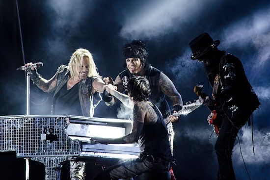 Mötley Crüe Roars Into Newly Renamed Truliant Amphitheater With Extreme, Tesla