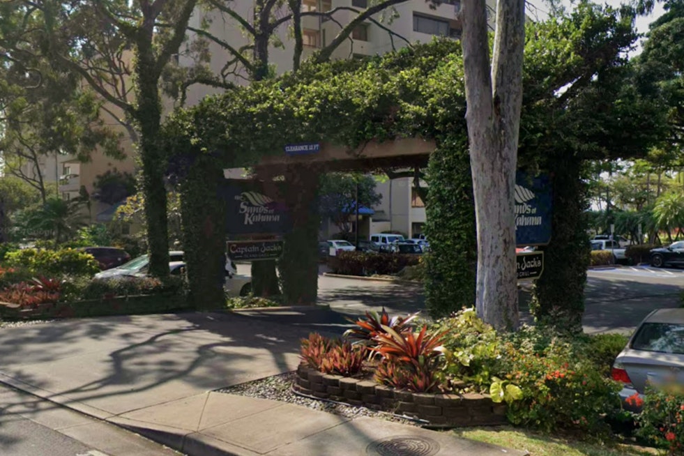 Naked Suspect Nabbed After Beating 63-Year-Old to Death at West Maui Resort