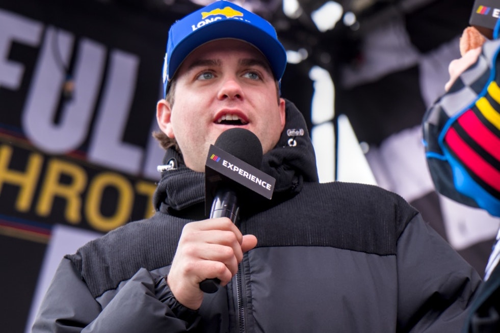 NASCAR Driver Noah Gragson Meets Kids at Wonderscope Speed Science Day