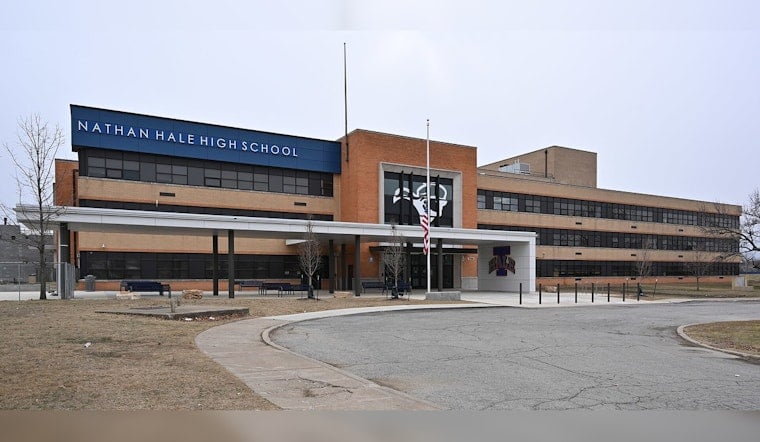 Nathan Hale Football Loses Seven Coaches Days Before Season Opener Vs Kaukauna