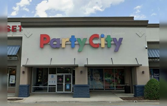 NetCost Market Plants European Grocery Flag Across From Old Regency Mall