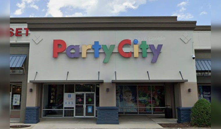 NetCost Market Plants European Grocery Flag Across From Old Regency Mall