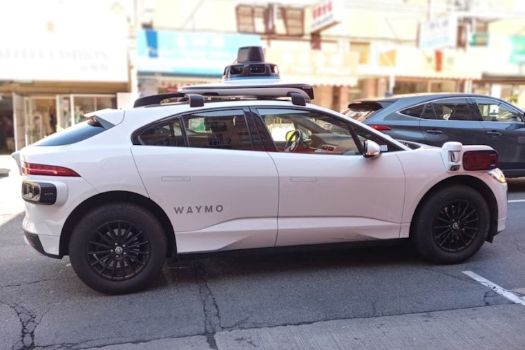 Nevada Clears Tesla, Uber and Waymo for Up to 7,000 Paid Robotaxis in Las Vegas