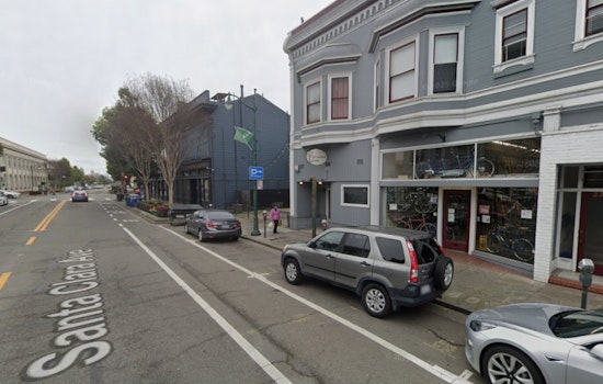 New Alameda Bar Mix Pairs Whiskey Highballs With Juicy Lucy Burgers