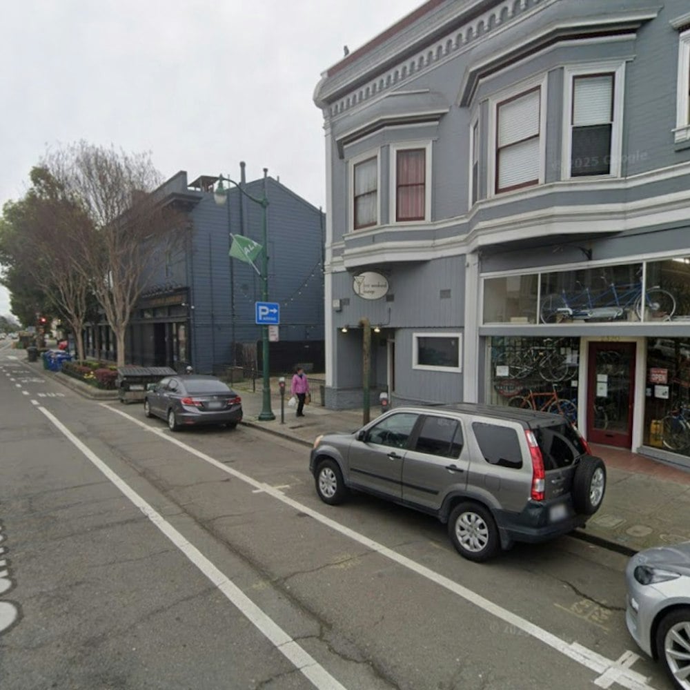 New Alameda Bar Mix Pairs Whiskey Highballs With Juicy Lucy Burgers