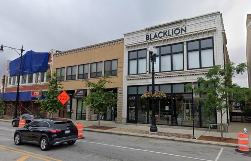 New Chicago Brand Museum Turns Old Tide Boxes Into Fine Art on Motor Row