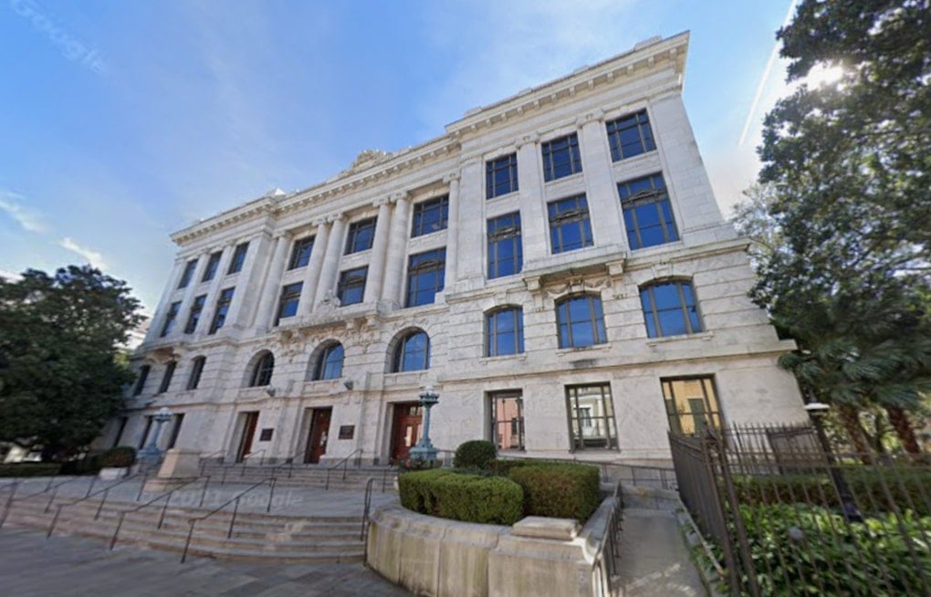 New Orleans Man's 1995 Murder Convictions Tossed Over Len Davis Wiretaps