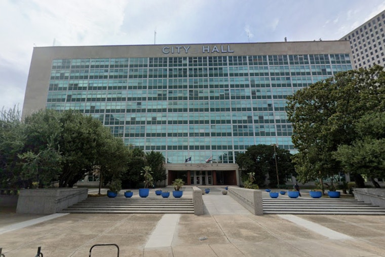 New Orleans Weighs Permanent Free Transit Pass for 11,500 Youth Riders