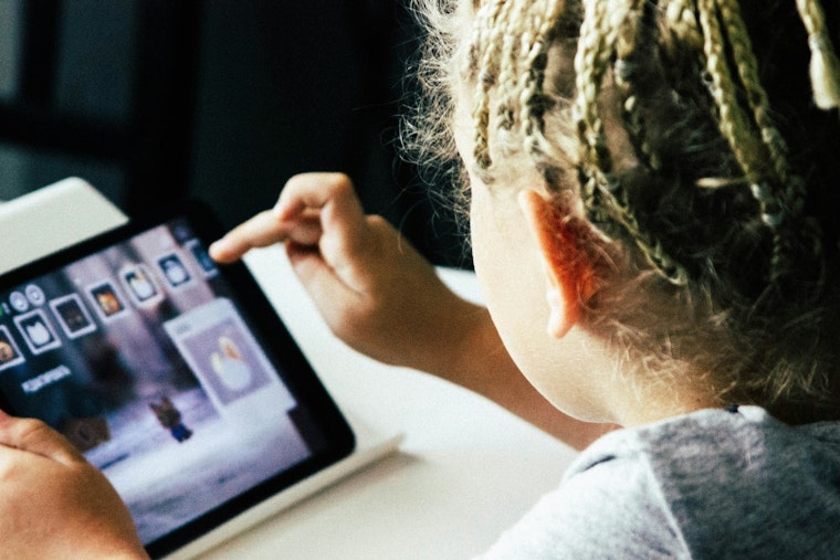 New York Bill Would Ban Screens, AI in Classrooms Through Fifth Grade