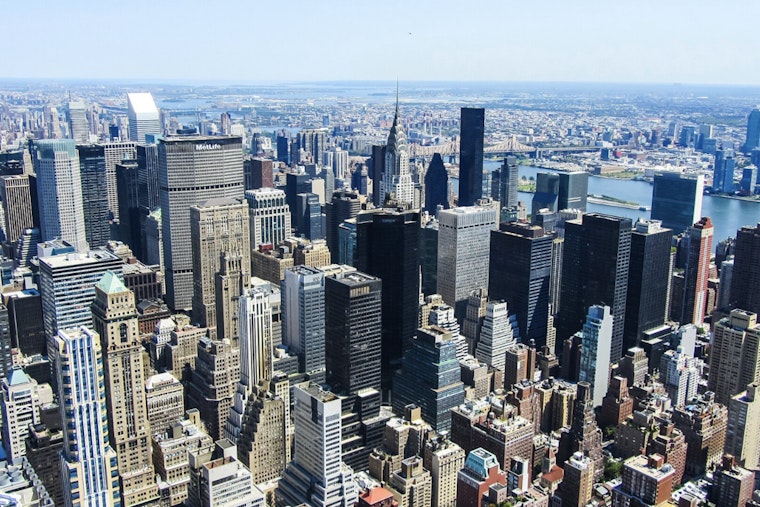 New York City Dodges Fitch Moody’s Downgrade Before $1.5B Bond Sale