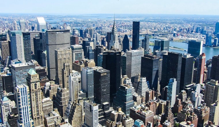 New York City Dodges Fitch Moody’s Downgrade Before $1.5B Bond Sale