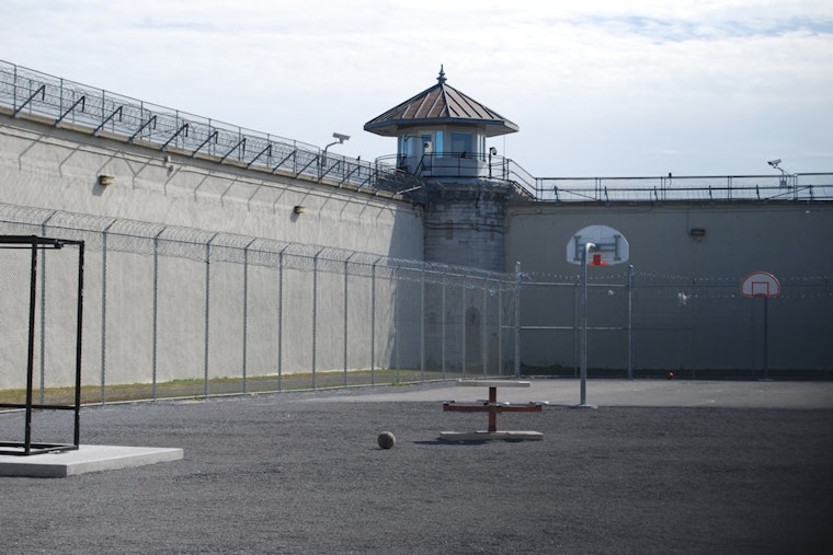 Newark Prison Guard Pleads Guilty in Cash-for-Contraband Smuggling Scheme