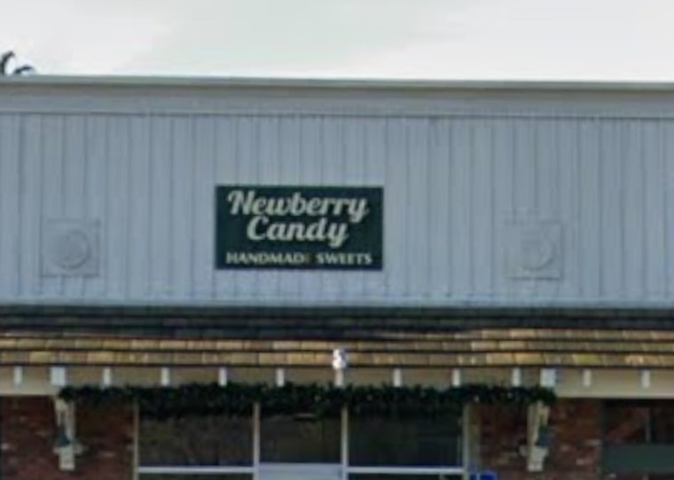 Newberry Candy Opens Second Location at The Oaks Mall