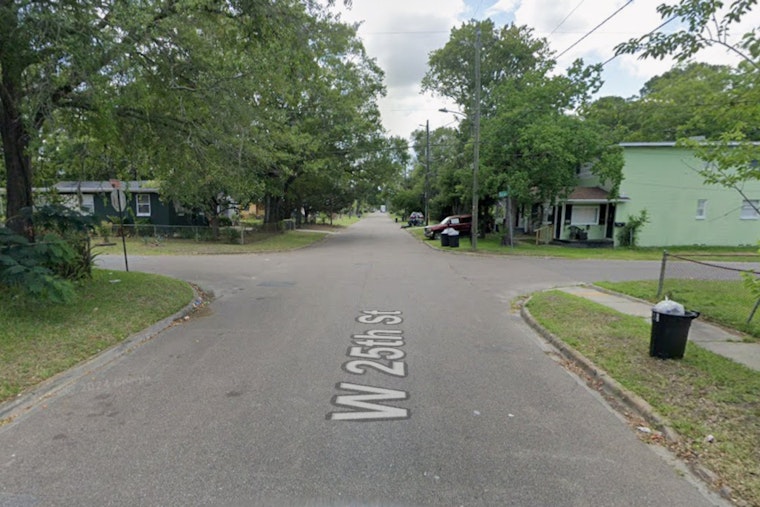 Nine Rounds Fired on Jacksonville's West 25th Street, Teen Wounded in Buttock