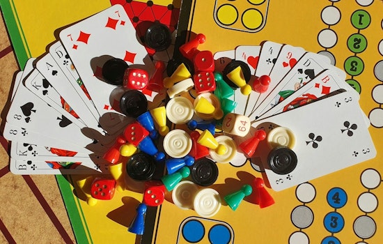 North Center Bar Hindsight Tavern Ditches TVs, Bets Big on Board Games