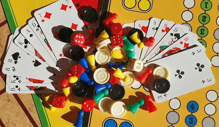 North Center Bar Hindsight Tavern Ditches TVs, Bets Big on Board Games