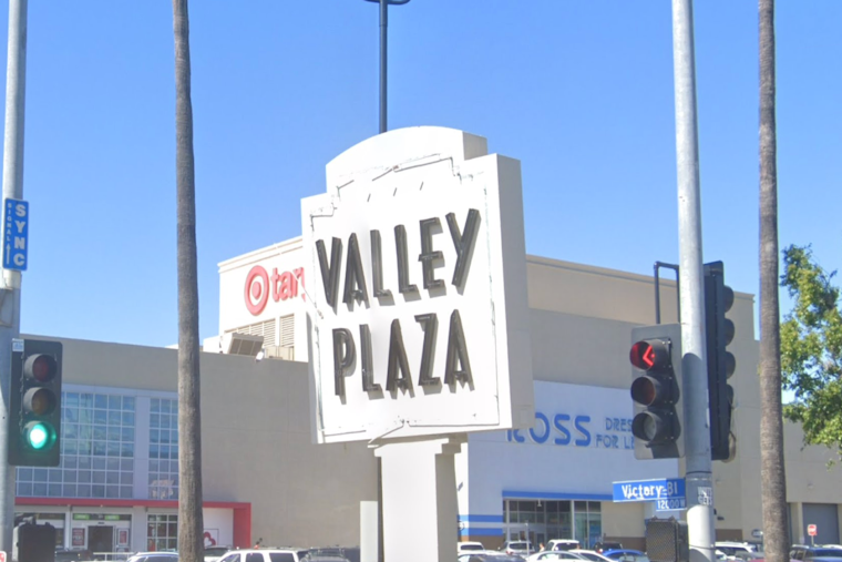 North Hollywood's Dead Mall Becomes Fallout's New Vegas Before Wrecking Balls Arrive