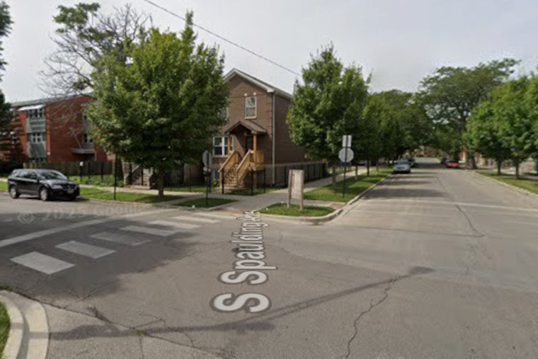 North Lawndale Stabbing Injures Two on Spaulding Avenue
