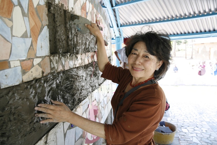 North Philly Artist Lily Yeh Wins Tokyo Peace Prize, Gives Cash to Local Teens