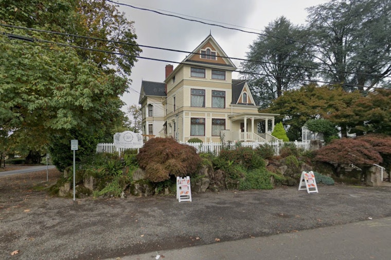 North Portland Mansion Hosts One-Night Magic Clash of West and East
