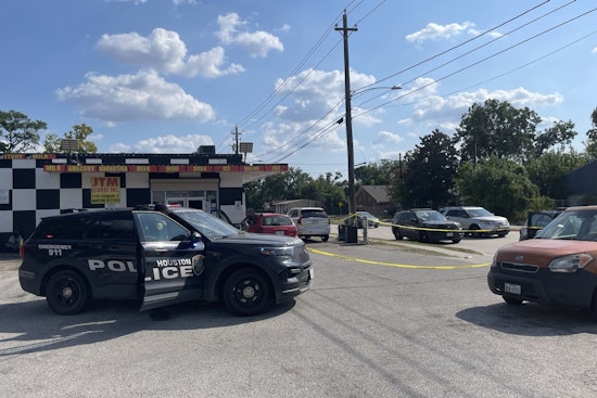 Northeast Houston Store Shooting Leaves Man Grazed, Second Victim Still Missing