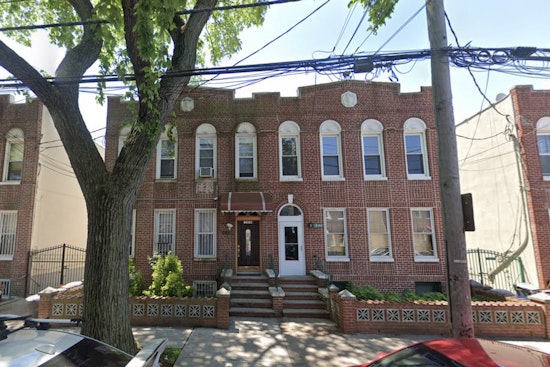 NYPD Probes Mystery Death of Woman, 40, in Borough Park Apartment