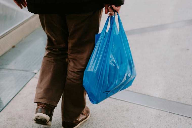 Oak Park Bag Fees Climb to 15 Cents on Road to 2030 Plastic Ban