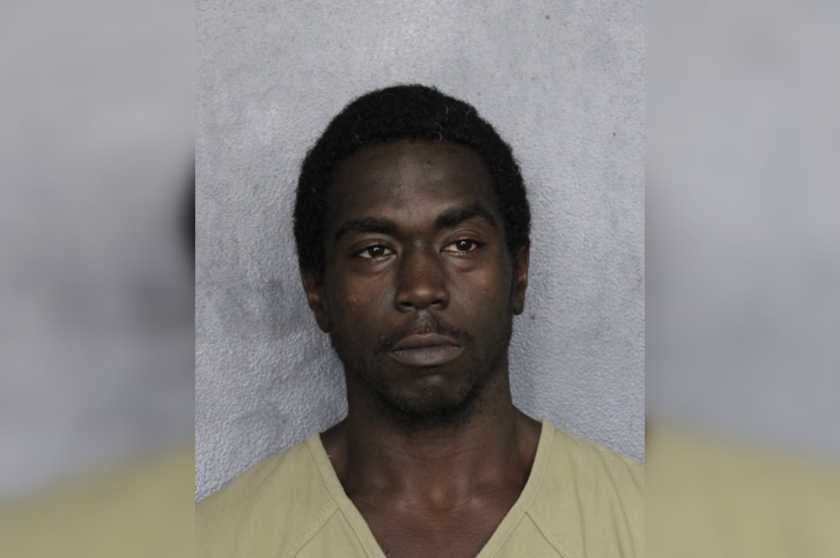 Oakland Park Liquor Store Thief Nabbed, Two Accomplices Still on the Run