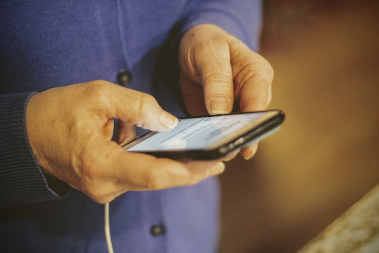 Oconee County Seniors Get Stolen Crypto Back After Fake FTC Agents Struck