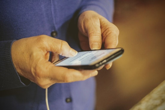 Oconee County Seniors Get Stolen Crypto Back After Fake FTC Agents Struck