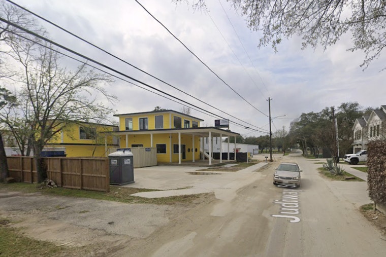 Off-Duty Deputies Block Chef From His Own Garden Oaks Bistro