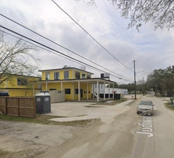 Off-Duty Deputies Block Chef From His Own Garden Oaks Bistro