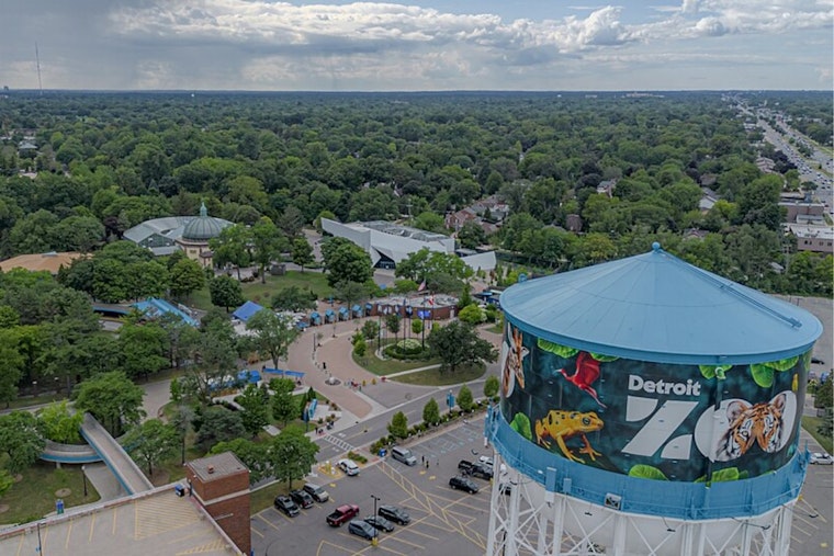 Off the Rails at Detroit Zoo: Train Derails, Hurts 2 Workers, Shuts Ride