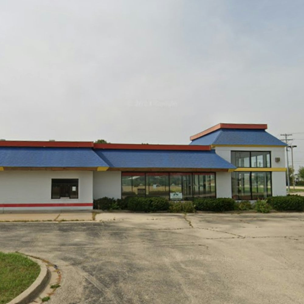 Old Oglesby Burger King Could Become Wing Snob With Gaming Parlor Attached
