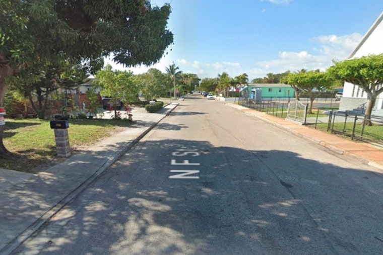One Dead, Three Hurt in Lake Worth Beach Stabbing, Suspect Still at Large