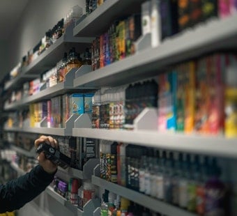 Oregon City Mayor Pushes Countywide Flavored Vape Ban, Shops Warn of Closures