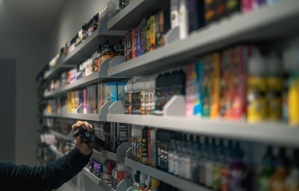 Oregon City Mayor Pushes Countywide Flavored Vape Ban, Shops Warn of Closures