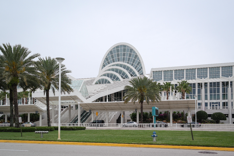 Orlando Boat Show Sails Back With 600 Boats, Waterskiing Squirrel