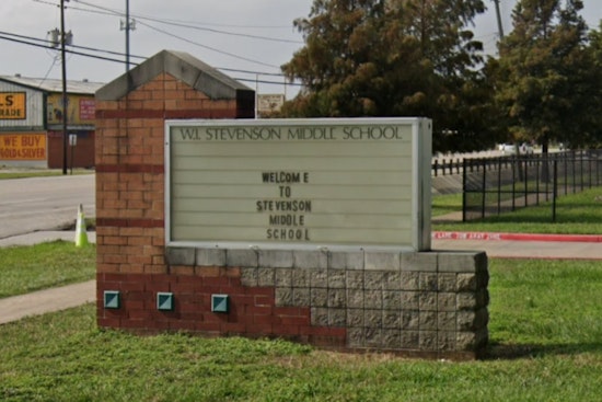 Overgrown Weeds Near Houston Middle School Hide Kids From Drivers