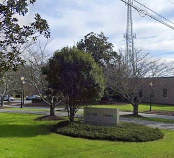 Peachtree City Council Rejects One-Trash-Hauler Plan After Resident Backlash