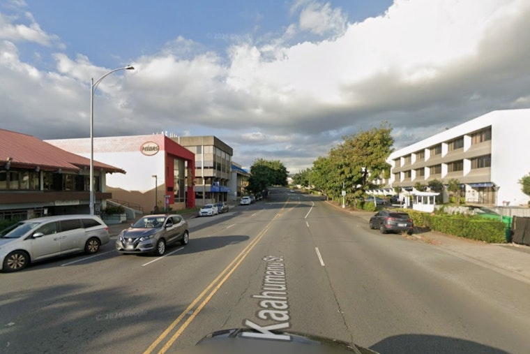 Pearl City Teen Hurt in Midas Armed Robbery as Suspects Flee in Multiple Cars