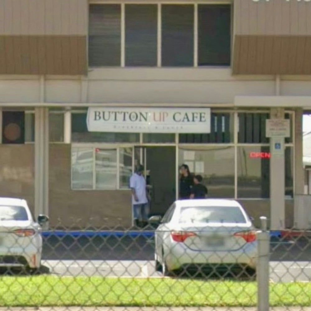 Pearl City's Button Up Cafe Ditches Cramped 19-Seat Spot for AC and 64 Chairs