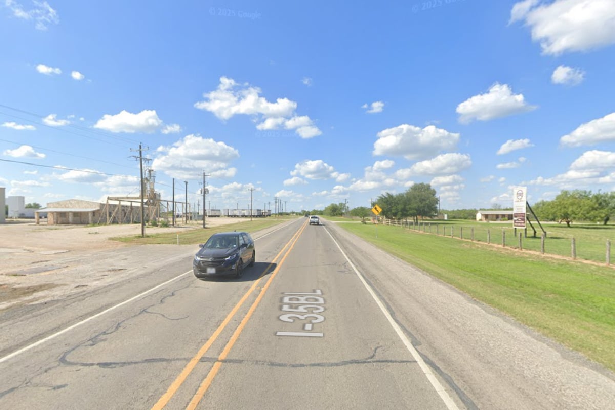 Pearsall Hit-And-Run Kills 76-Year-Old, Driver Still On The Run
