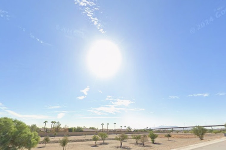 Phoenix Broils Under Extreme Heat As Monsoon Storms Line Up For Weekend